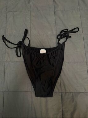 Black high leg string bikini bottoms Size: L #swimwear #beachwear #summer